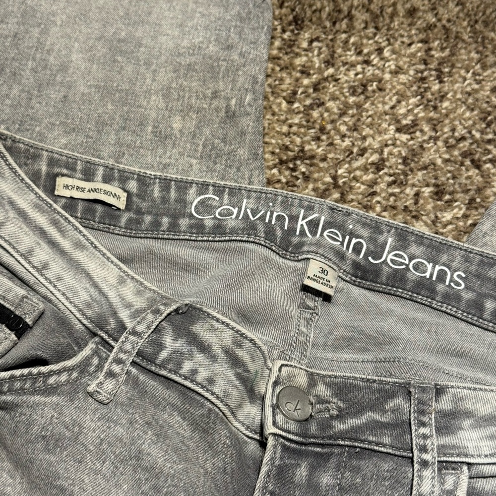 Calvin Klein High Rise Ankle Women's Gray Skinny Jeans - Size 30 - Picture 7 of 8